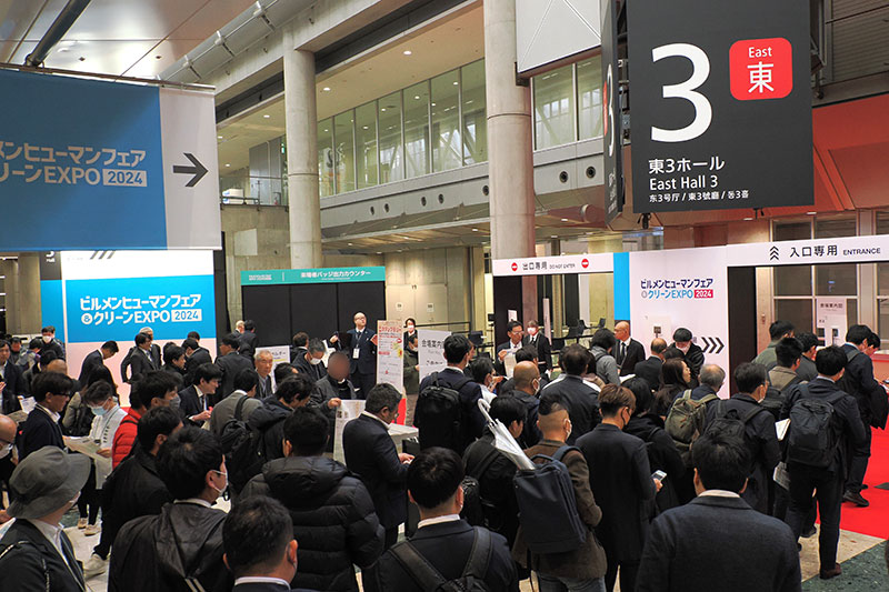 会場風景 初日1